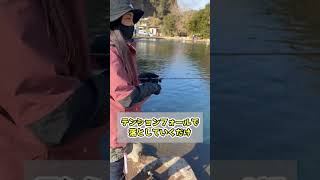 すそのフィッシングパークで一撃で魚を釣ってみた【エリアトラウト・管理釣り場・釣りガール】#shorts