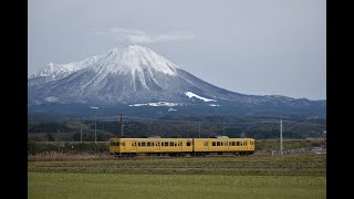 （末期色食パン）115系？2両普通 米子行き大山をバックに通過