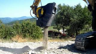 MB Crusher Bucket BF70.2 Crushing Porphyry