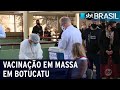 Botucatu recebe vacinação em massa do imunizante de Oxford para testes | SBT Brasil (17/05/21)