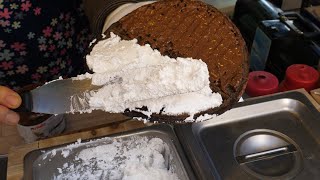 생크림 듬뿍 발라주는 누텔라 와플 / nutella waffle with whipped cream - korean street food