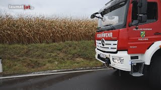 Menschenrettung aus umgekipptem Auto nach Verkehrsunfall auf Kremstalstraße bei Pasching