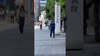 お昼下がりの女性警察官　新宿警察署　本日もお疲れ様です