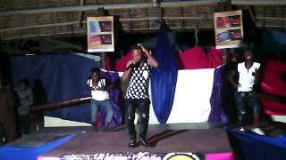 Mkazuzu king of love perfoming at mbagala