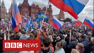 Putin supporters back “referendums” to annex east Ukraine - BBC News