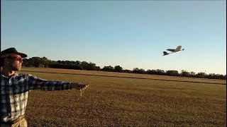 How to fly chuck gliders and catapult gliders!