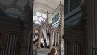 I played the moonlight sonata on an old organ!!!