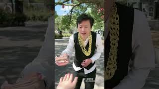 【家里蹲校草】这个人渣连人家治眼睛的钱都不放过，真是太坏了，被环卫工人好一顿教育！#正能量短剧 #农村正能量  #人间温暖 #感动瞬间 #传递温暖 #善待老人