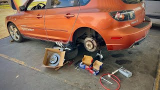 Rear brakes and rotors replacement 04-13 Mazda 3 @elchanojose