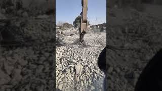 Crushing concrete for iron recycle