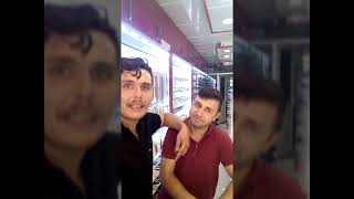 siyah adam ve kardeşi