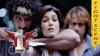 Goons Tries To End  Kriti And Mahesh Babu - Action Scene - 1 Nenokkadine Movie Scenes