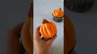 Easy Pumpkin Cupcake Decorating Idea! Details in description 🧡