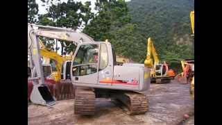 SUMITOMO SH130 EXCAVATOR