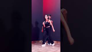 Main Kyu Khilao Khana @Right Direction #Shorts Dance Video #Nick Maurya & Shruti Mishra