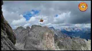 L'intervento del soccorso alpino in val di Fassa