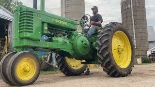 John Deere G start up and walk around