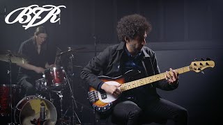 Ernie Ball Music Man Minute: BFR Stingray Retro '76  Finger Slap (ft. Joe Ayoub)