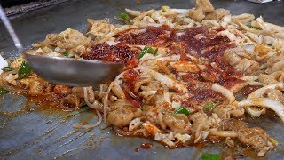 돼지 곱창 볶음 (stir fry pork small intestine) korean street food