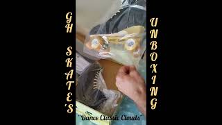 Dermot's unboxing Classic Clouds GH Skates