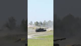 Testing the New Leopard 2 A7V Battle Tank #shorts