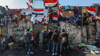 Unruhen im Irak: Demonstranten besetzen weitere Brücke im Bagdad