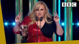 Rebel Wilson steals the show with HILARIOUS unexpected BAFTA 2020 speech - BBC