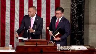 Congress passes bill to avert government shutdown