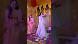 Bhabhi on a dance floor 🔥 #fire #dance #sangeet #youtubeshorts #shots #shortsvideo