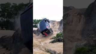 This slope is generally difficult for off-road vehicles to pass.