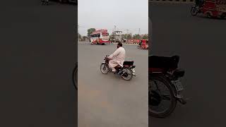 وہاڑی سے لاہور زبردست سپیڈ #travel #bus #road #vehari #youtubeshorts #shorts #shortsfeed #balochway