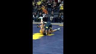 Beau Mantanona PINS C. Michigan's Chandler Amaker | Michigan Wrestling