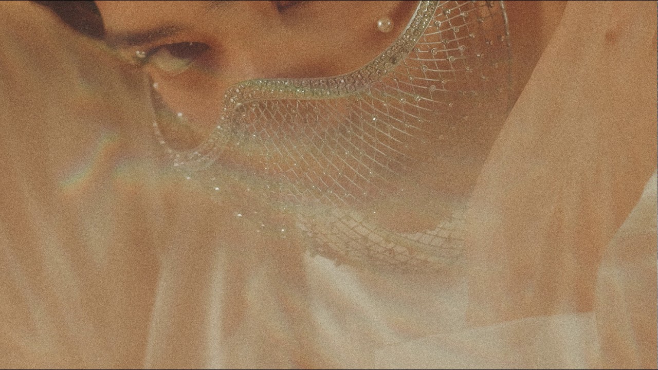 Isyana Sarasvati - Pendekar Cahaya Isyana Sarasvati - Pendekar Cahaya