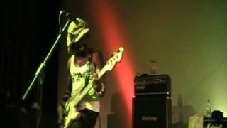 MOTHERS FINEST  - BASS SOLO WIZZARD -