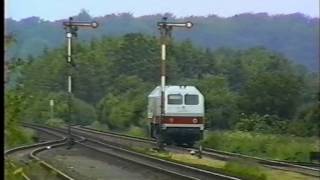 MaK DE 1024 in Kiel-Friedrichsort und Einfahrt in den Bahnhof Neuwittenbek