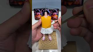 Part 2 ：Completing the Bobblehead – Sculpting the Clay Body of a Girl Holding a Giant Burger