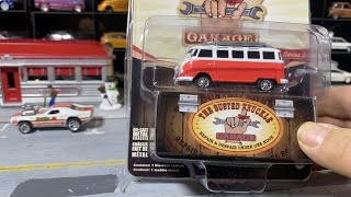 Diecast Review: 1964 Volkswagen Samba Bus, Busted Knuckle Garage Series by Greenlight Collectibles