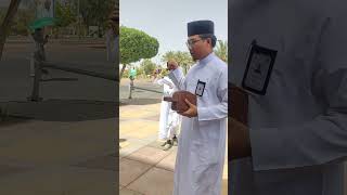 Bahagianya orang tua yang memiliki putra kuliah di Universitas Islam Madinah. Simak syaratnya.