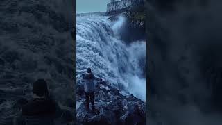 Cascade de fou en Islande  🇮🇸 | #iceland #discover #waterfall #nature ( 🎥 chrishenry)