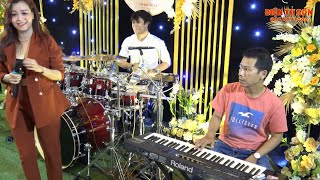MC Xinh Đẹp Hát Live Cùng Ban Nhạc Hay Tuyệt Vời
