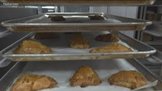 Non-profit bakery employs refugees