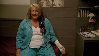 Wentworth S1Ep10 Bea kills Jacs