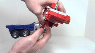 TakaraTomy Hasbro MP-10 Convoy Optimus Transformation