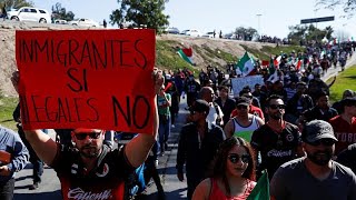 Tijuana: menekültek és tüntetők ezrei a mexikói-amerikai határon