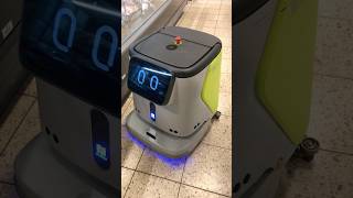 Робот уборщик в немецких магазинах / Robot cleaner in German stores #technology #shorts #germany