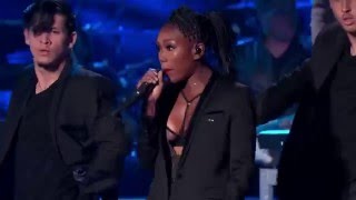 Brandy Performs "Sittin' Up In My Room" on Soul Train Awards 2015 (HD)