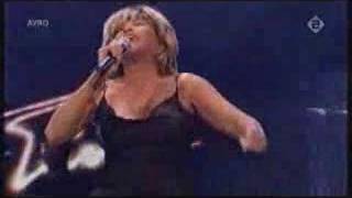 Tina Turner -Open Arms (Live On Televizerring Awards 2004)