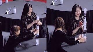 200108 (여자)아이들 우기 슈화 물병 가지고 놀기 (G)I-DLE YUQI SHUHUA fancam by Spinel