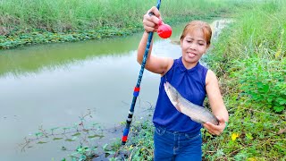 Wow! Beautiful girl fishing Khmer Net fishing - Best Hook Fishing Amazing fishing in Canal catching