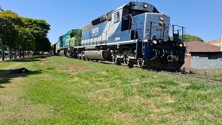 Trem da rumo vazio em Marialva-PR para a CHS locomotivas SD40-2 e Dash-9 da brado. data 05/10/2024